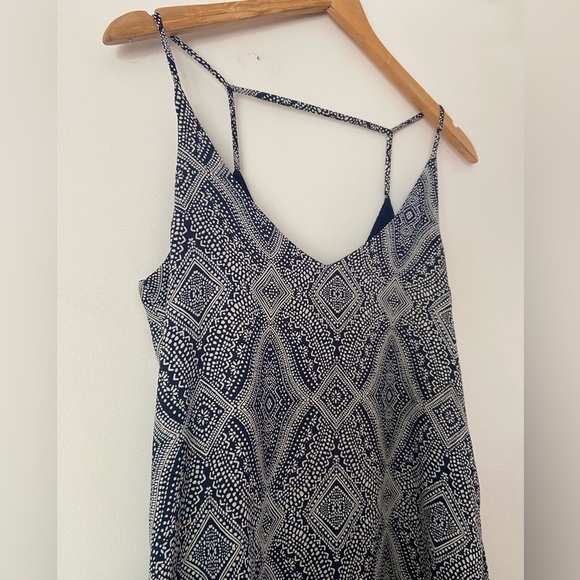 H&M spaghetti strapped tank with geometric designs and slits up the sides. - Picture 4 of 6